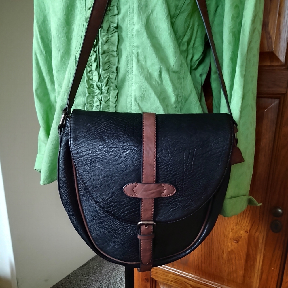 Black Saddle Crossbody Bag